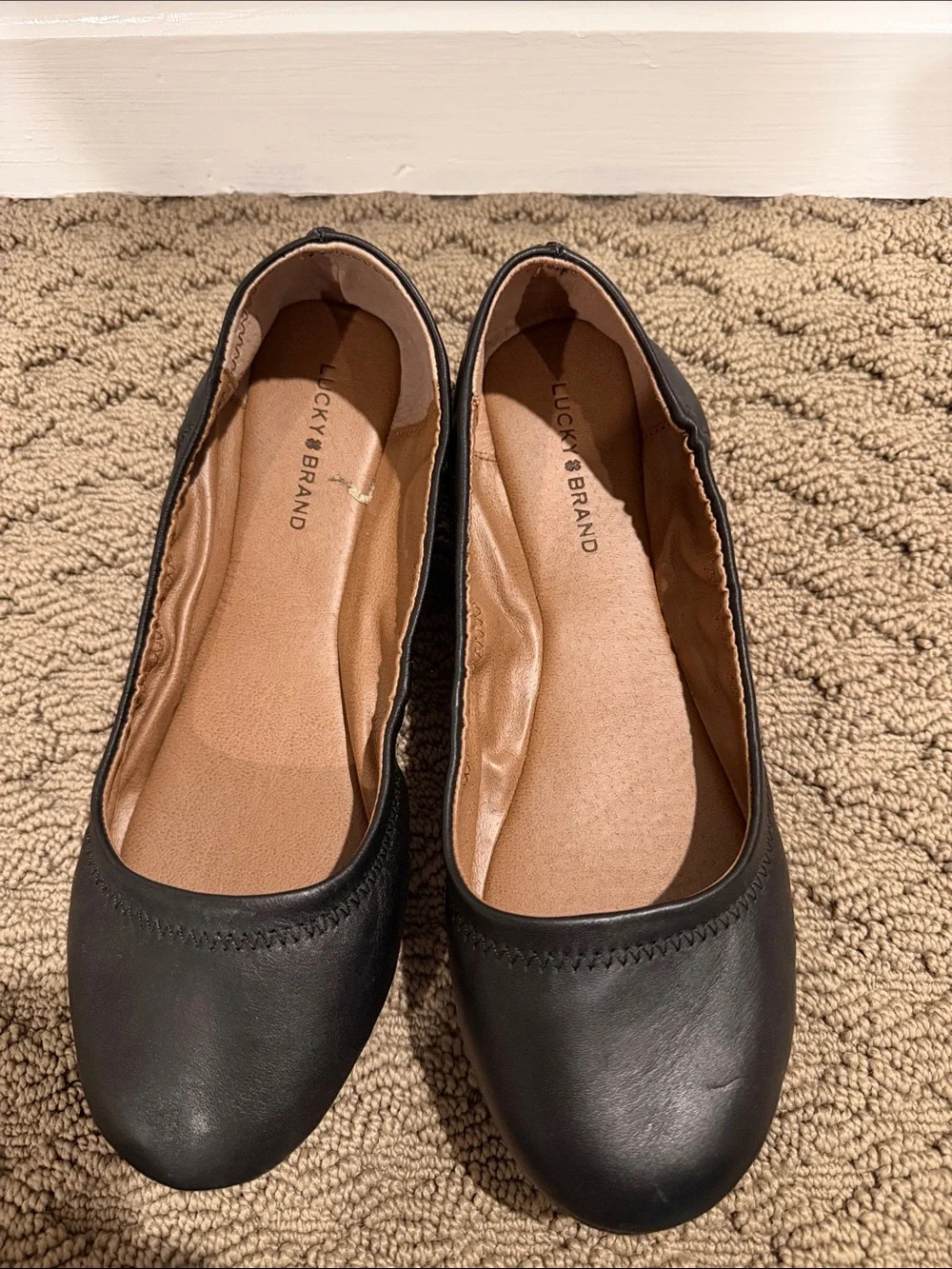 Lucky Brand Black Leather Round-Toe Ballet Flats (LK-EMMIE)